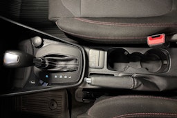 valkoinen Ford Fiesta 2022 kuva 17.