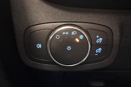 valkoinen Ford Fiesta 2022 kuva 18.