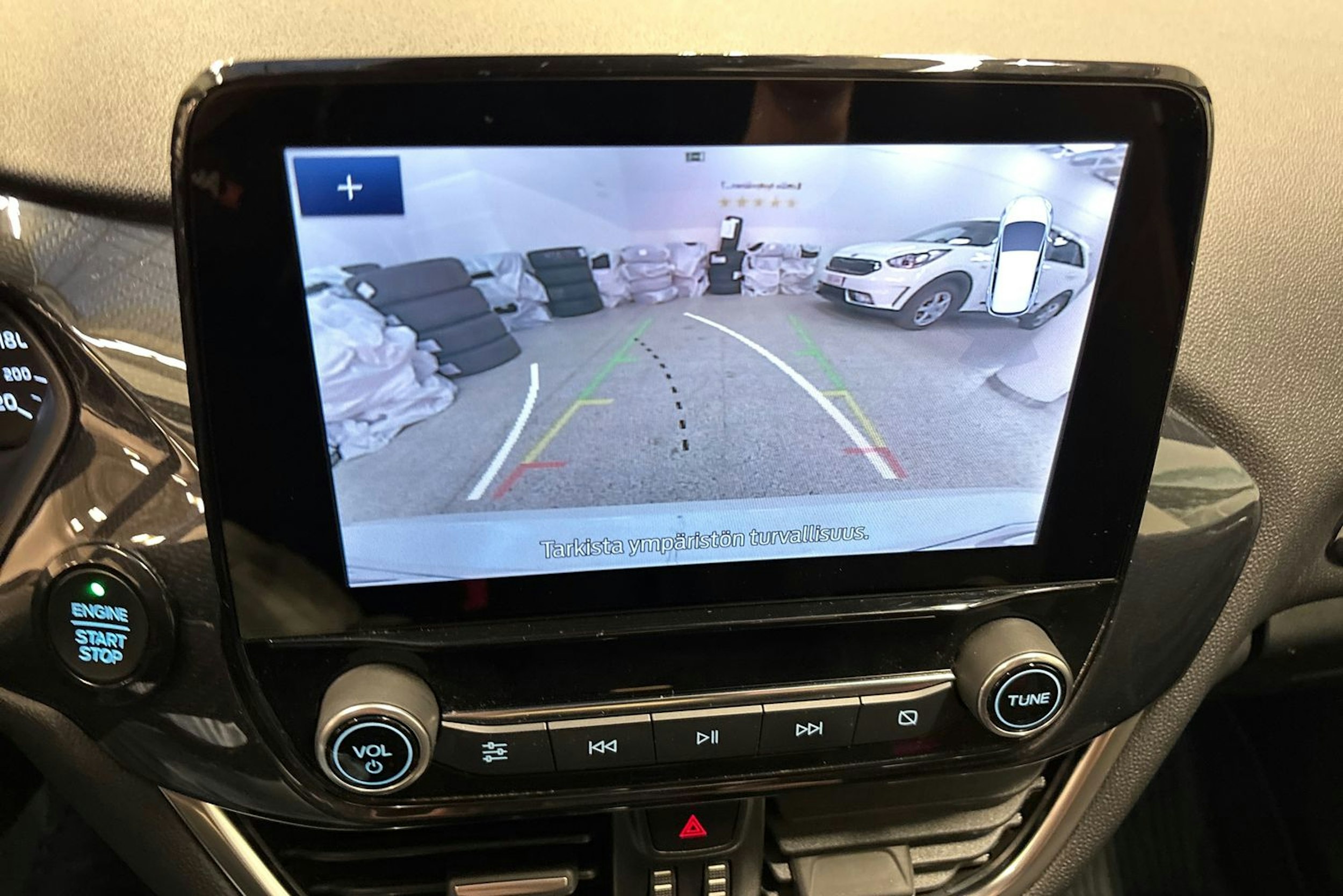 valkoinen Ford Fiesta 2022 kuva 20.