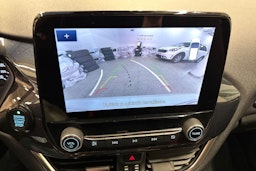 valkoinen Ford Fiesta 2022 kuva 20.