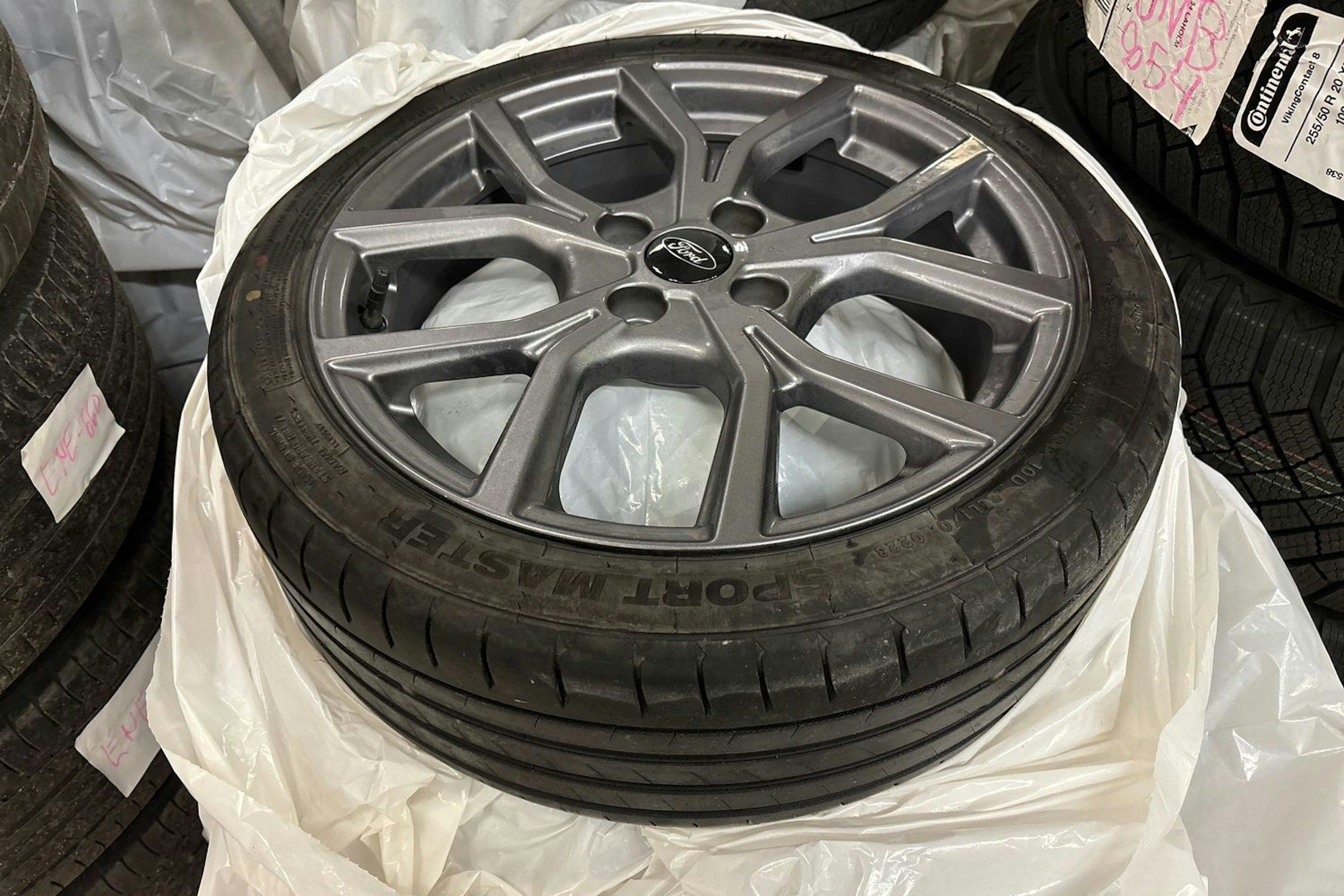 valkoinen Ford Fiesta 2022 kuva 21.