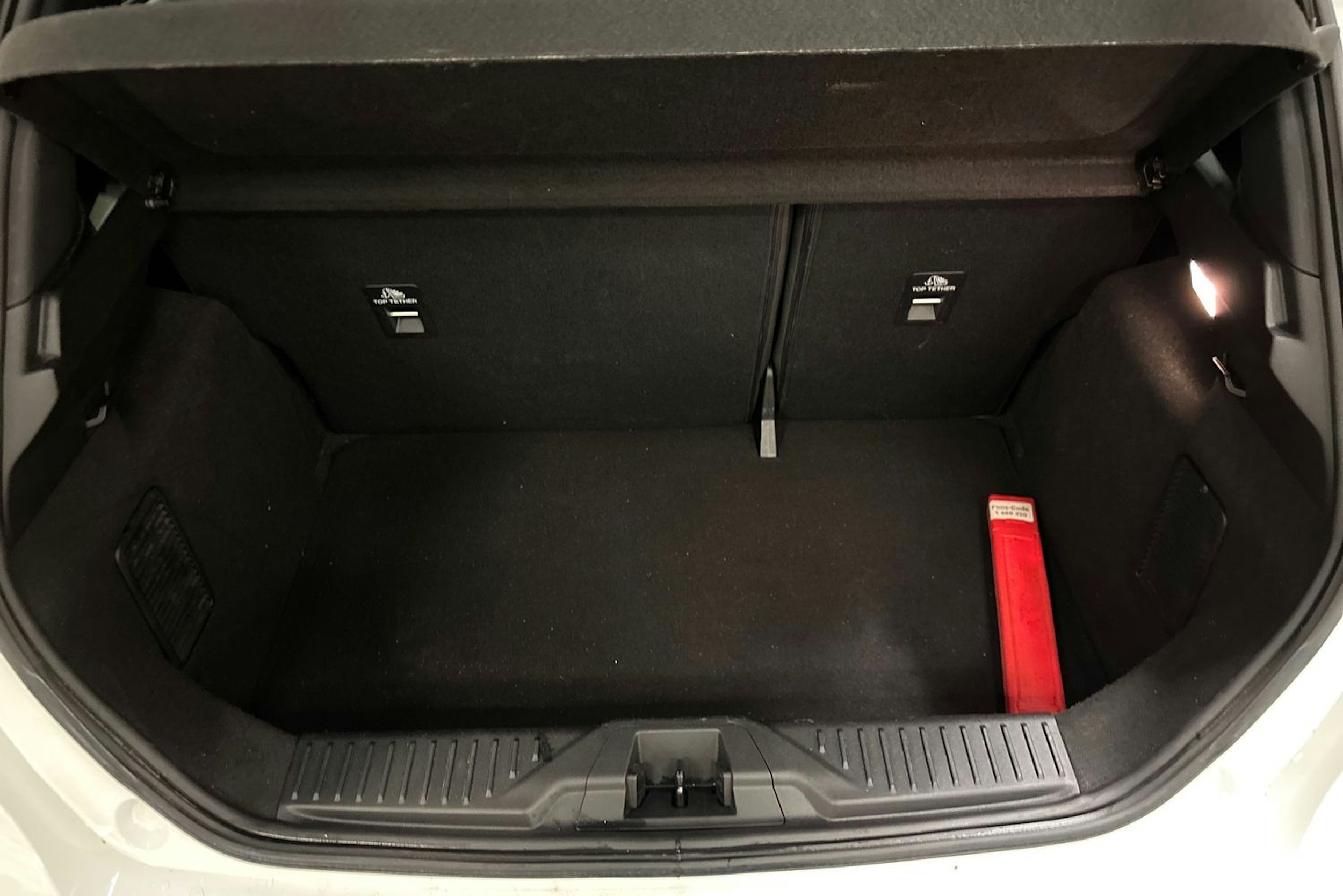 valkoinen Ford Fiesta 2022 kuva 22.