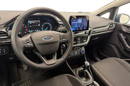 sininen Ford Fiesta 2022 kuva 8.