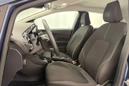 sininen Ford Fiesta 2022 kuva 16.