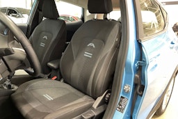 sininen Ford Fiesta 2022 kuva 11.