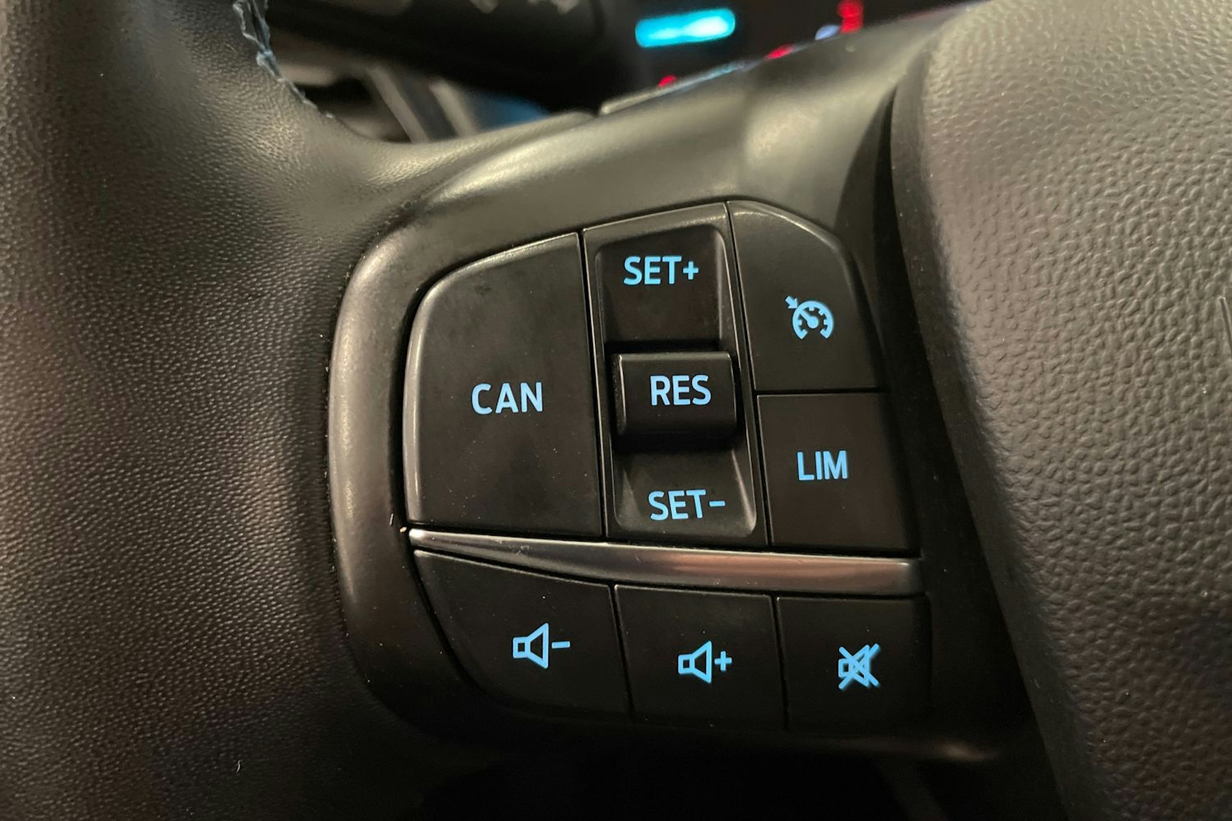 sininen Ford Fiesta 2022 kuva 14.