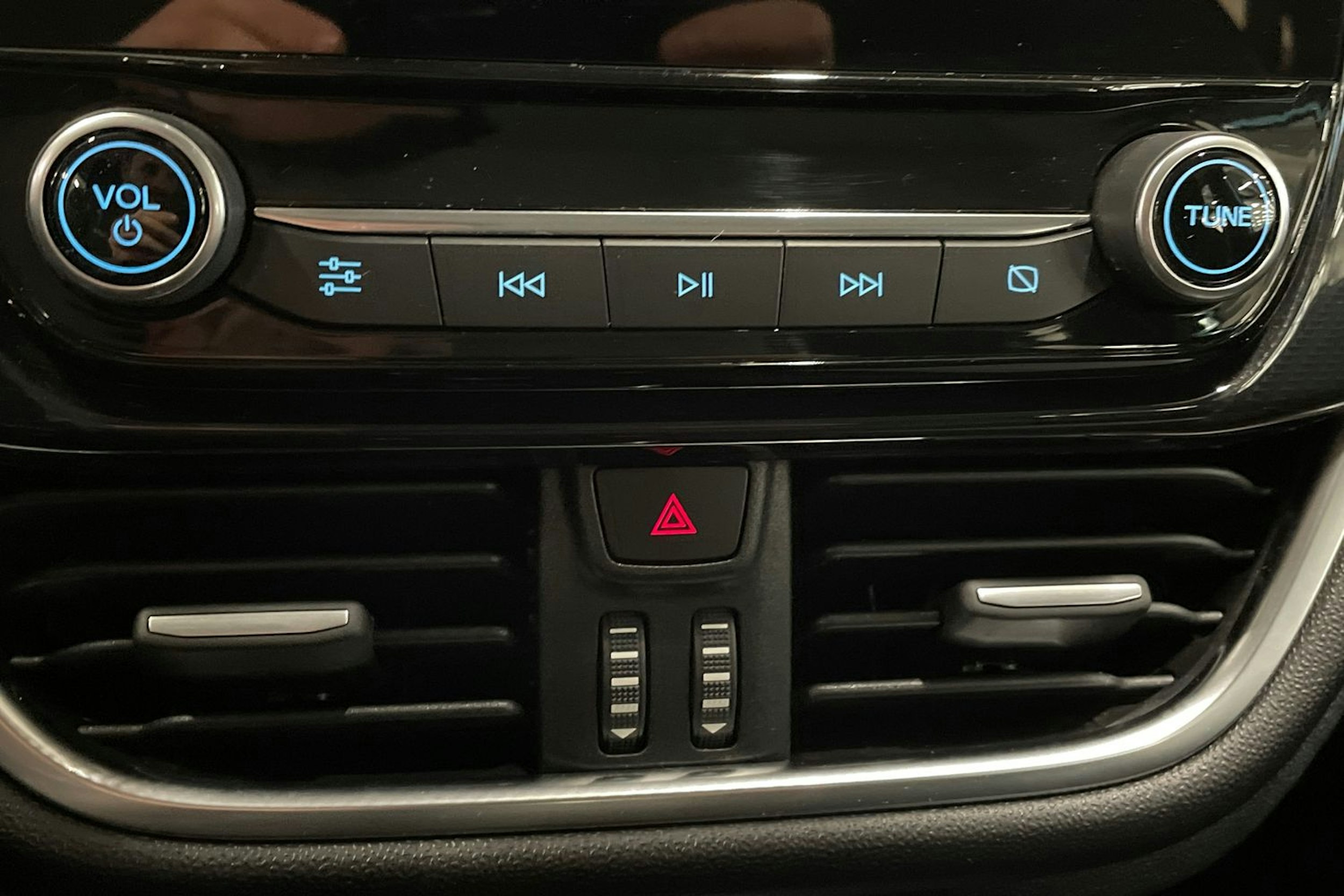 sininen Ford Fiesta 2022 kuva 23.