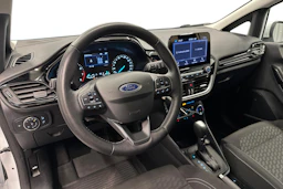 valkoinen Ford Fiesta 2023 kuva 6.