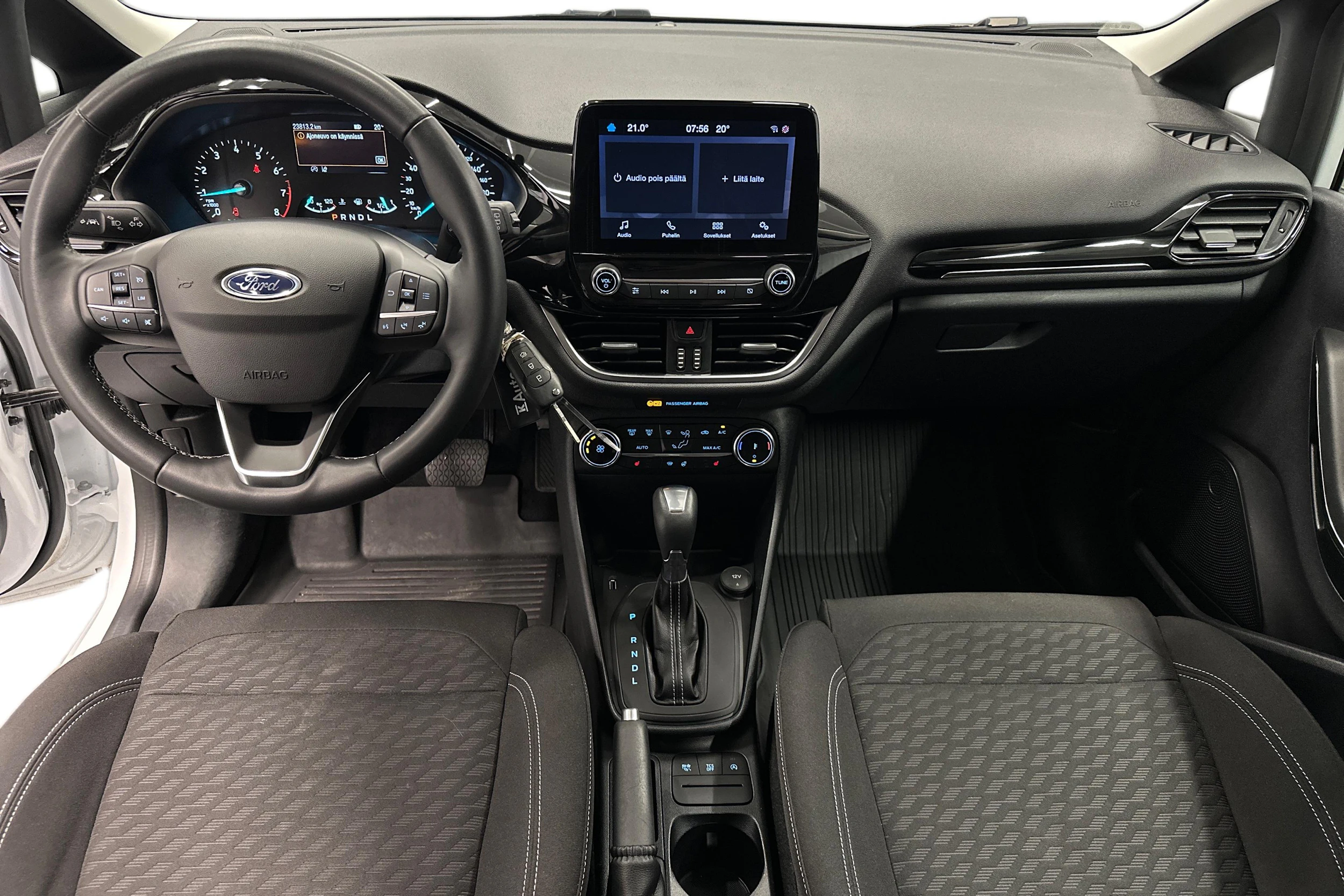 valkoinen Ford Fiesta 2023 kuva 7.