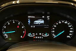valkoinen Ford Fiesta 2023 kuva 13.