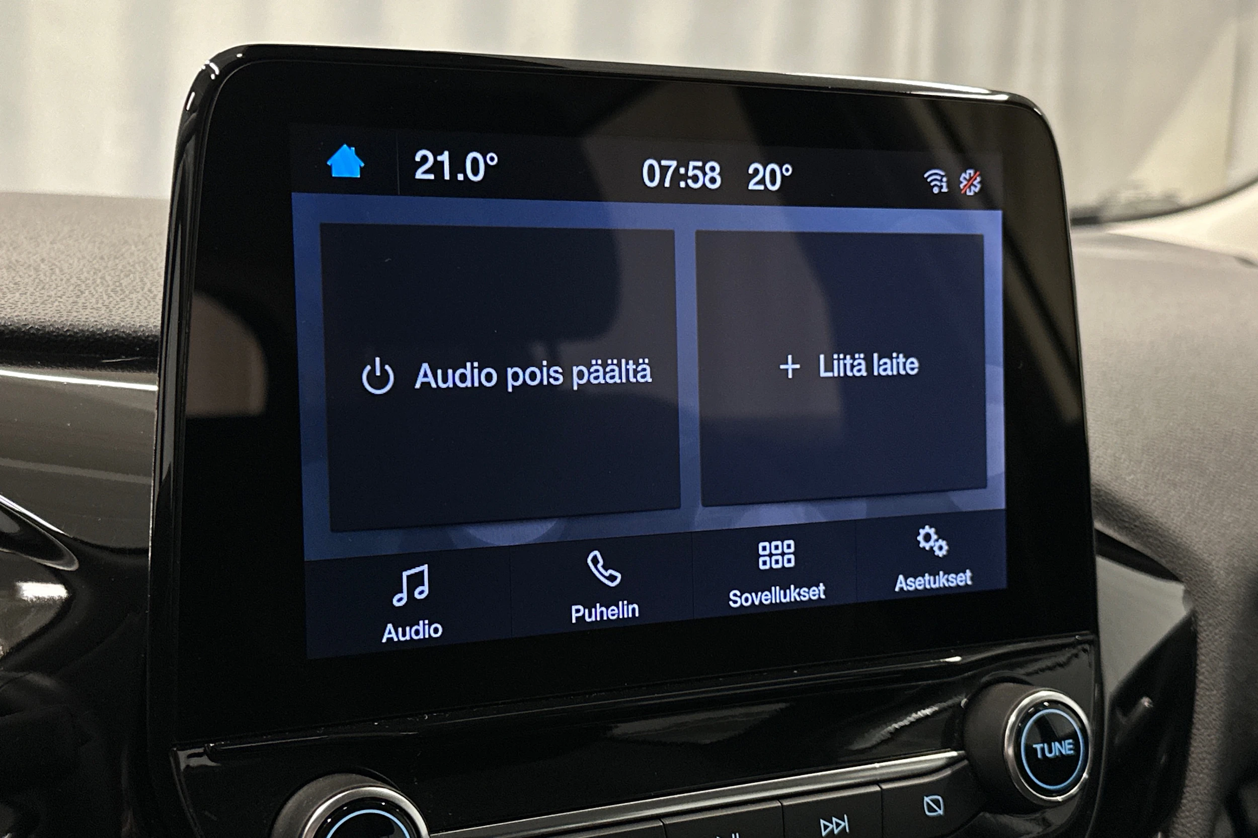 valkoinen Ford Fiesta 2023 kuva 16.