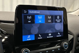 valkoinen Ford Fiesta 2023 kuva 19.