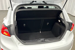 valkoinen Ford Fiesta 2023 kuva 27.