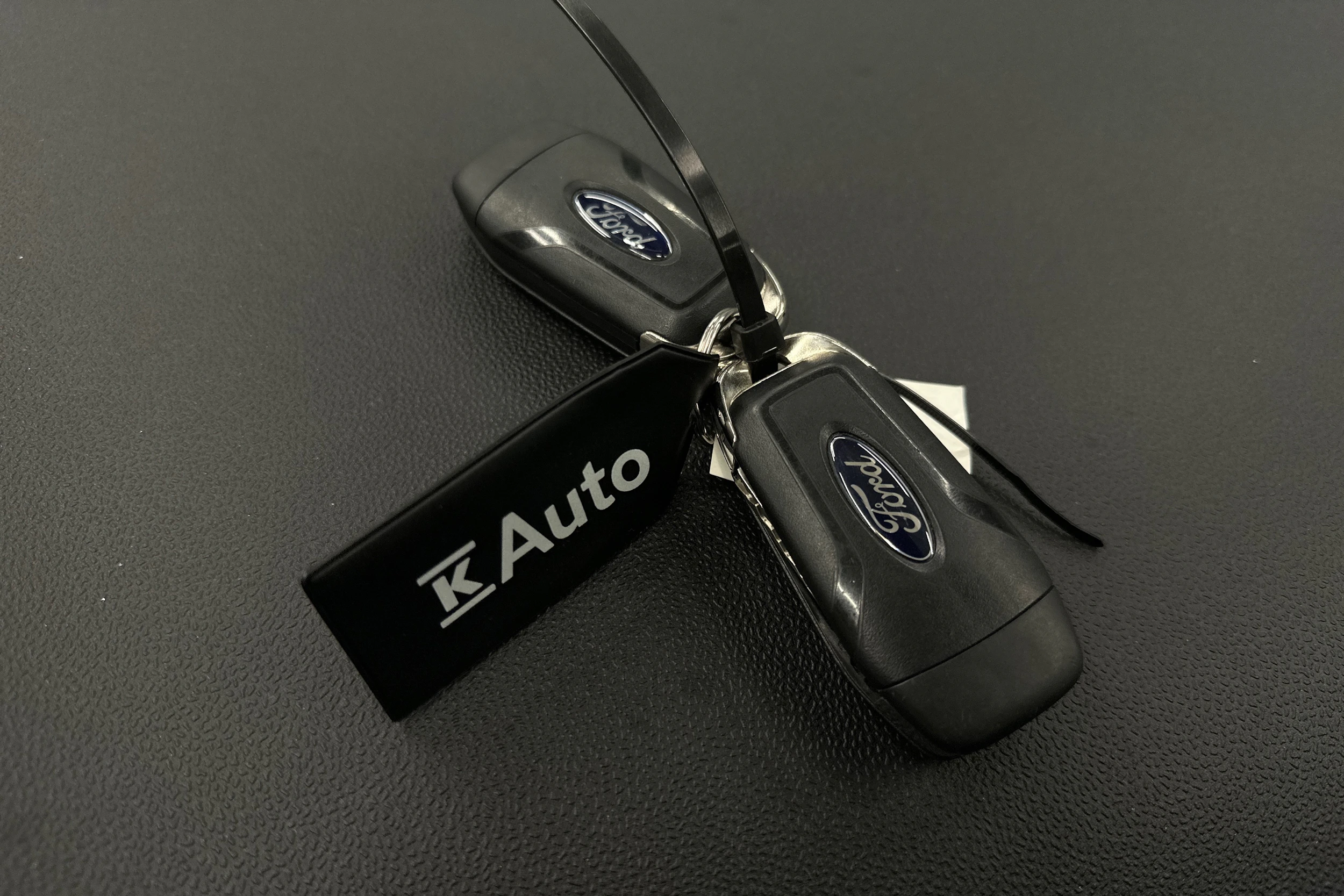 valkoinen Ford Fiesta 2023 kuva 28.