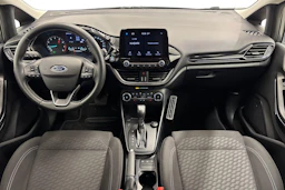 harmaa Ford Fiesta 2023 kuva 7.