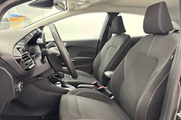 harmaa Ford Fiesta 2023 kuva 11.