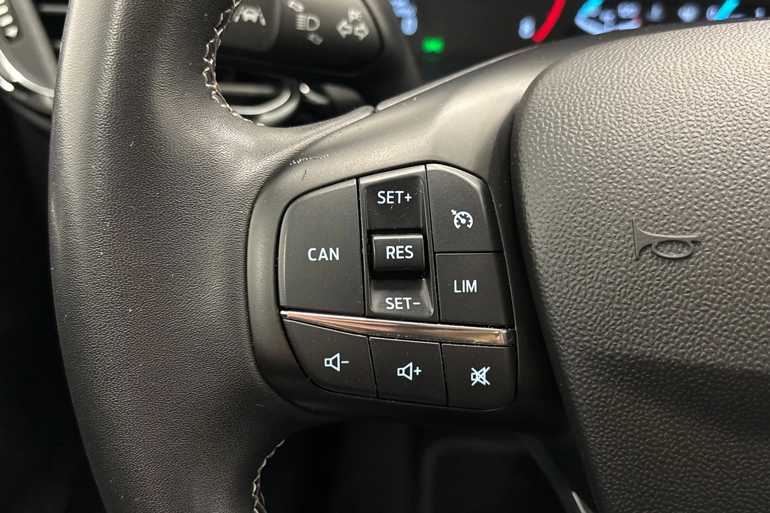 harmaa Ford Fiesta 2023 kuva 13.