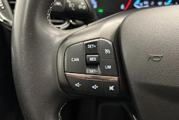 harmaa Ford Fiesta 2023 kuva 13.