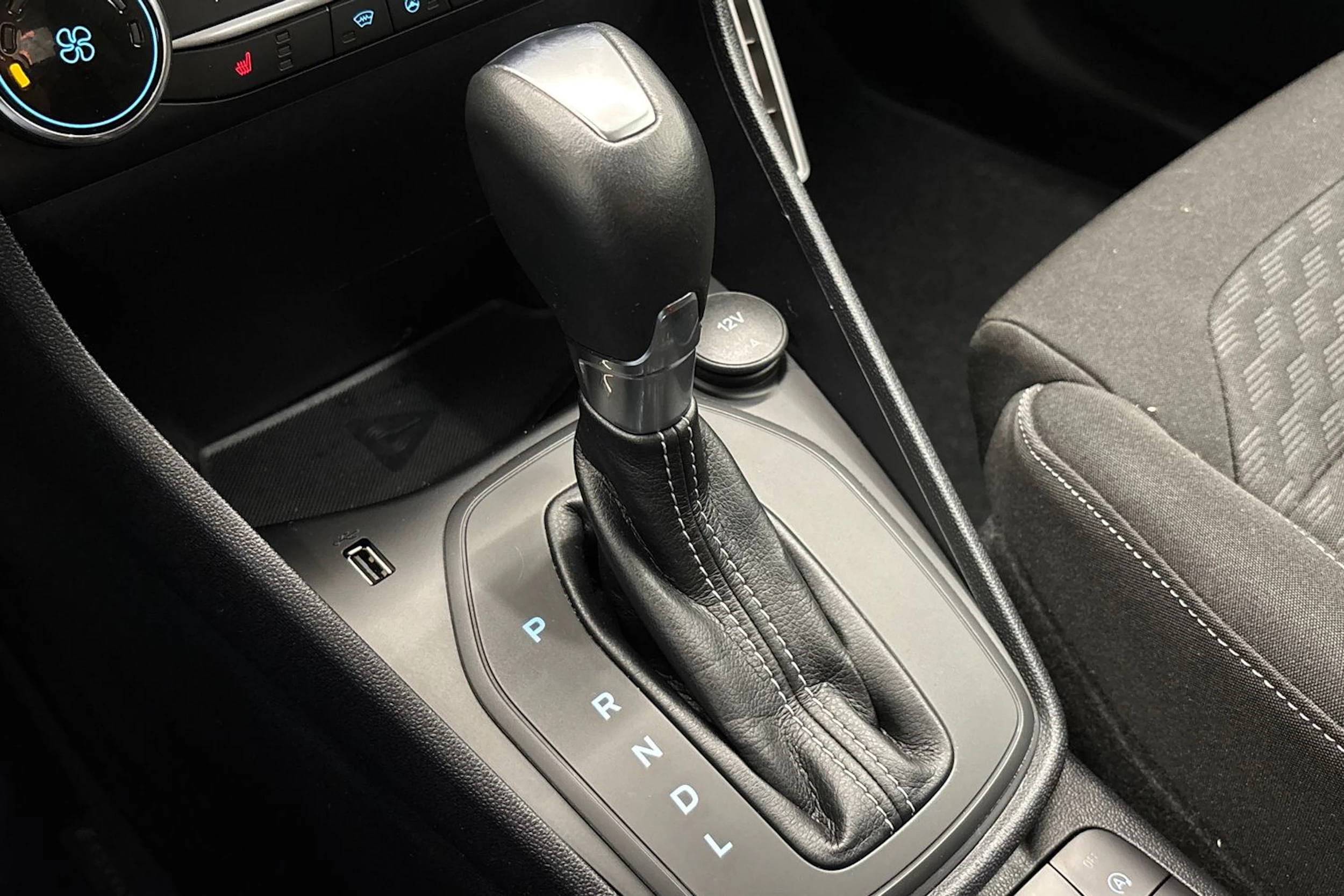 harmaa Ford Fiesta 2023 kuva 19.