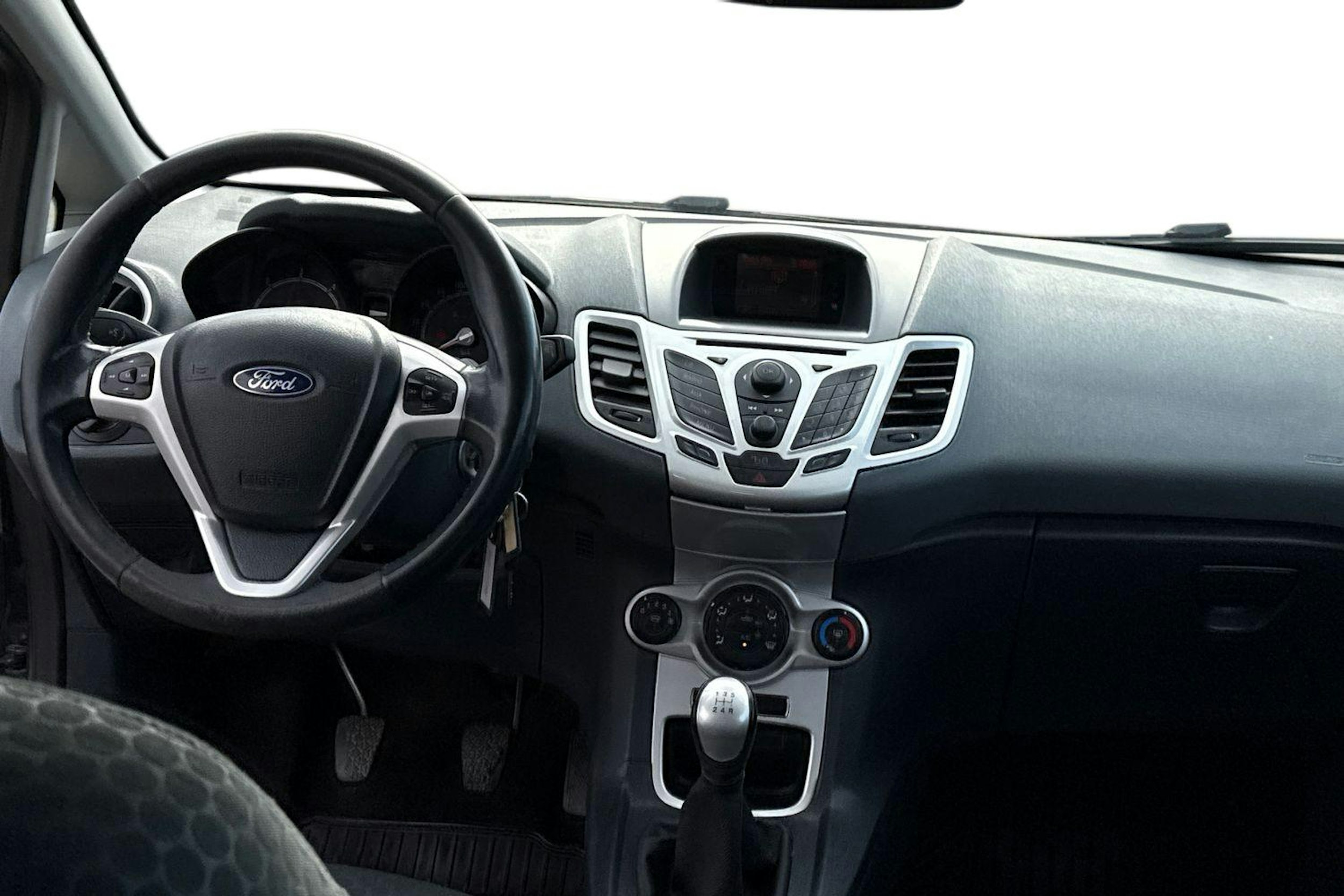 musta Ford Fiesta Van 2011 kuva 9.