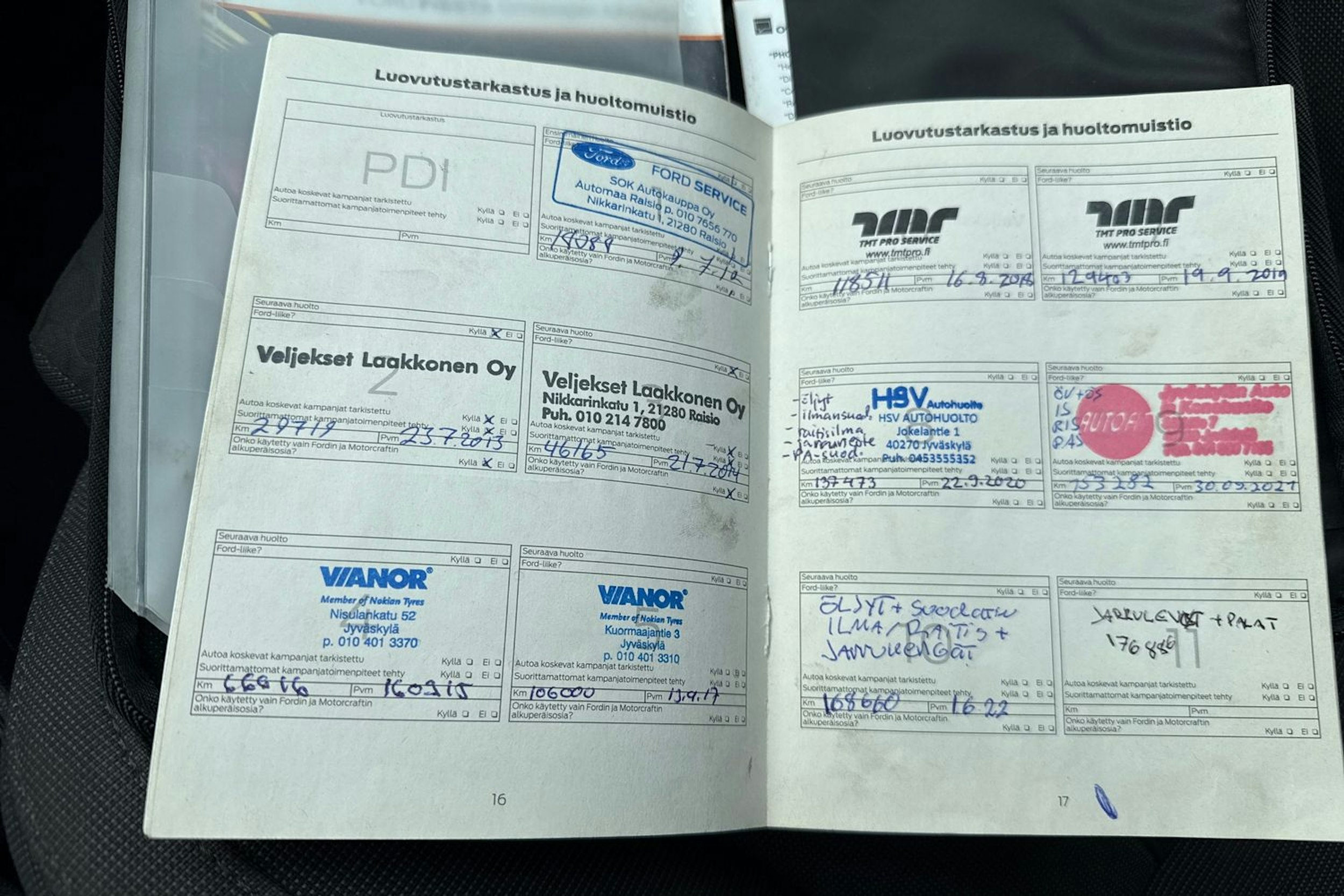 musta Ford Fiesta Van 2011 kuva 14.