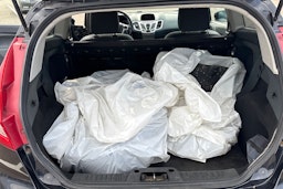 musta Ford Fiesta Van 2011 kuva 21.