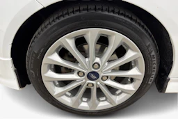 valkoinen Ford Fiesta Van 2013 kuva 12.