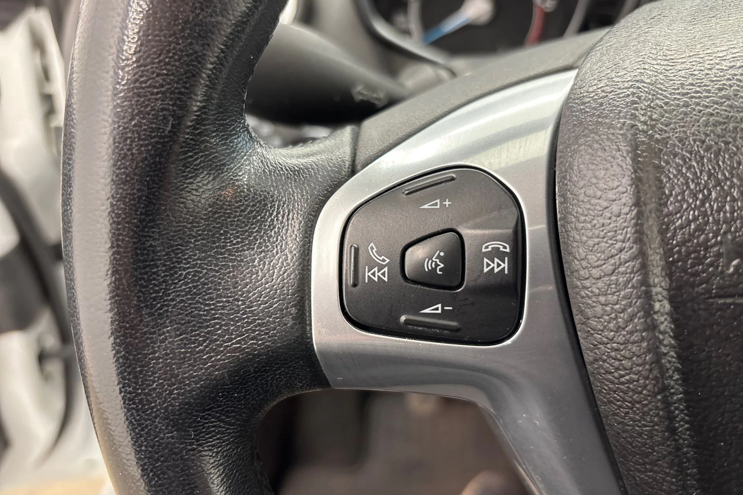 valkoinen Ford Fiesta Van 2013 kuva 19.