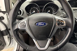 valkoinen Ford Fiesta Van 2013 kuva 20.