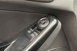 sininen Ford Fiesta Van 2016 kuva 13.