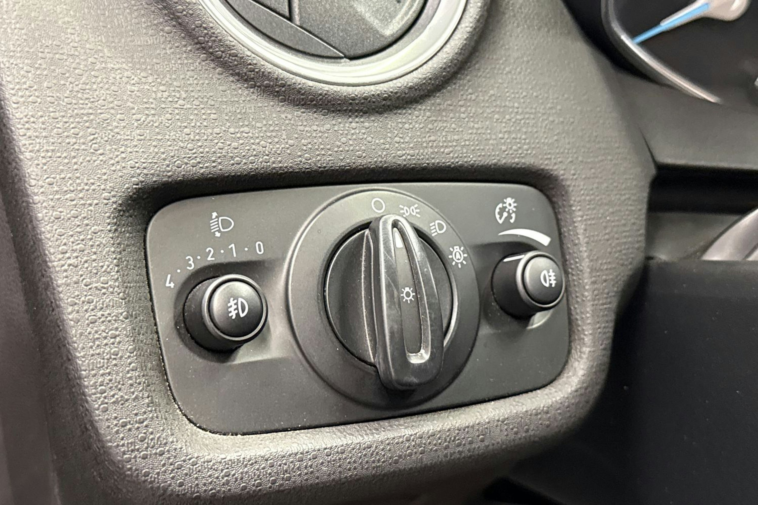 sininen Ford Fiesta Van 2016 kuva 14.