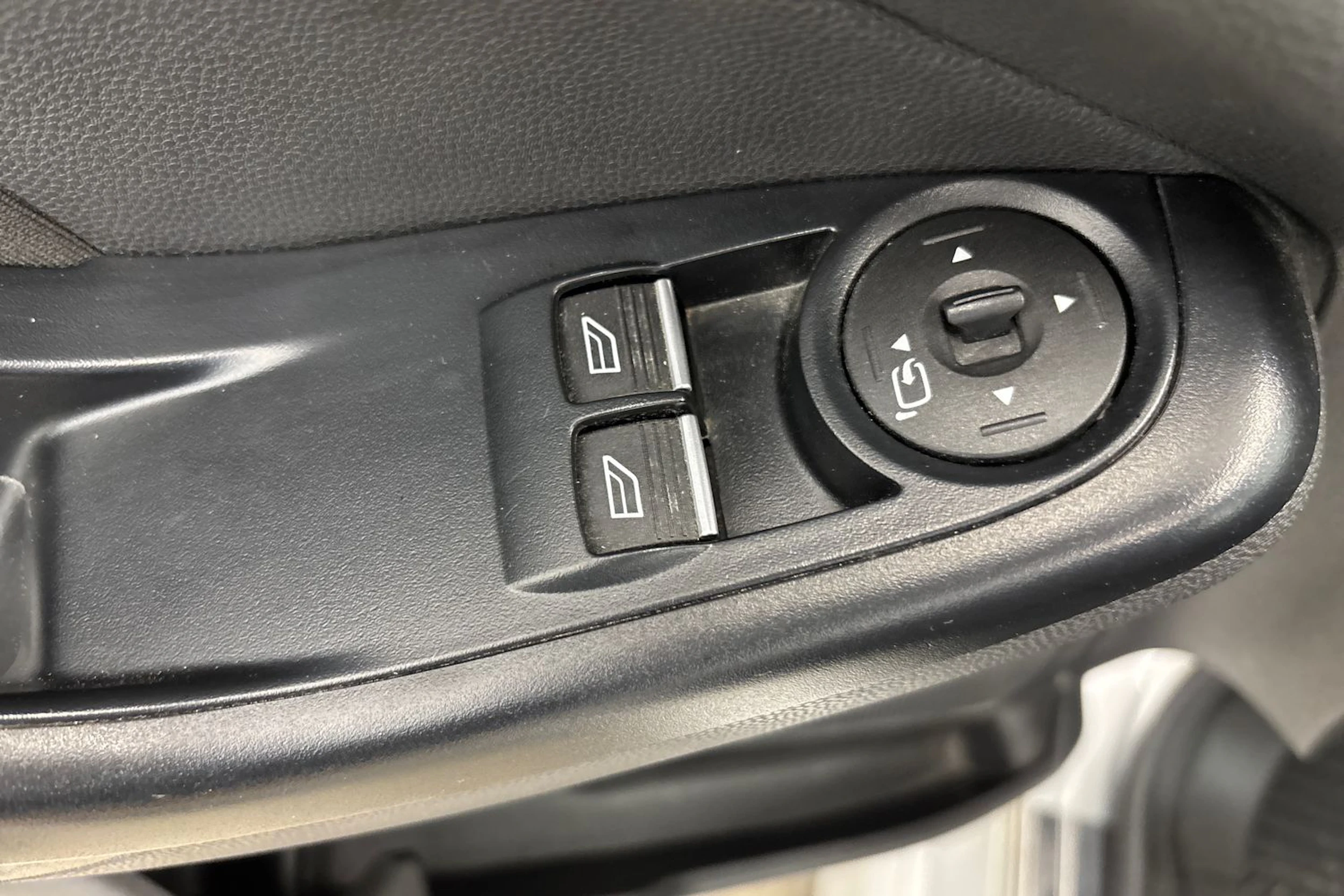 Harmaa Ford Fiesta Van 2016 kuva 18.