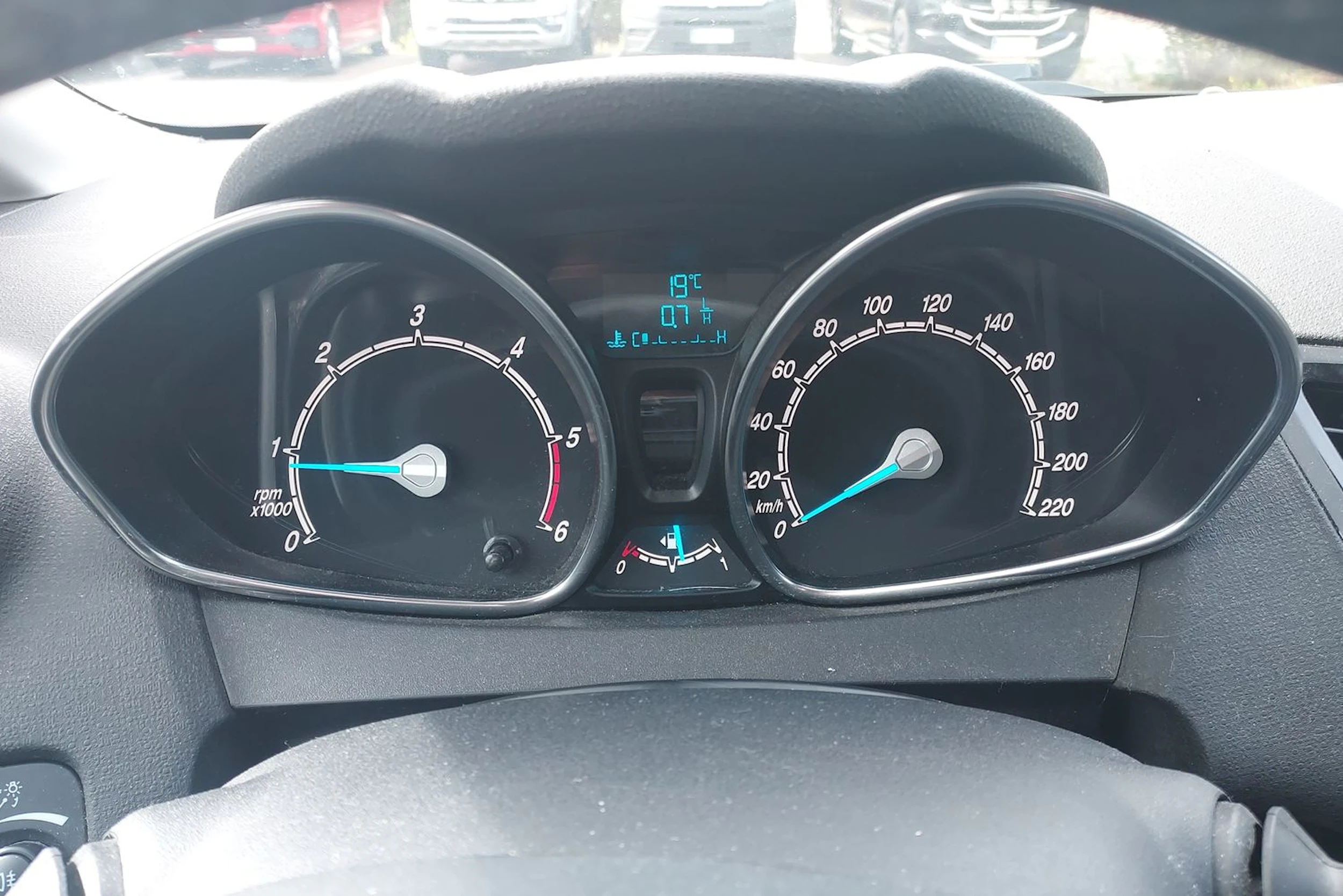 valkoinen Ford Fiesta Van 2017 kuva 5.