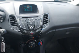 valkoinen Ford Fiesta Van 2017 kuva 6.