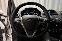valkoinen Ford Fiesta Van 2017 kuva 13.