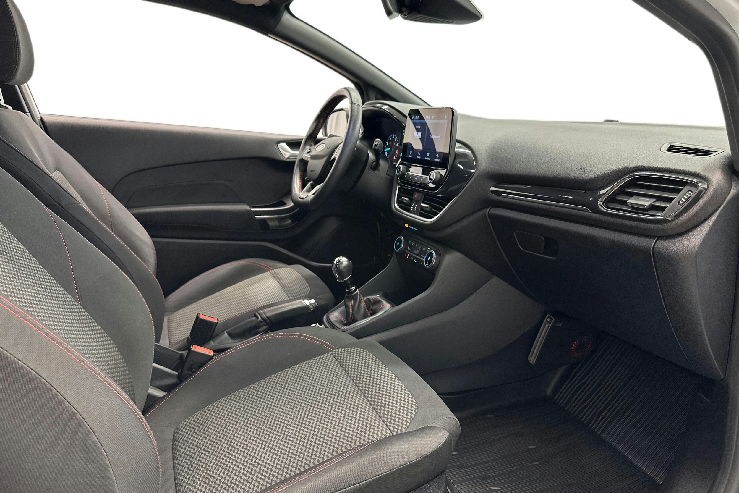 valkoinen Ford Fiesta Van 2021 kuva 11.