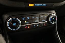 valkoinen Ford Fiesta Van 2021 kuva 17.