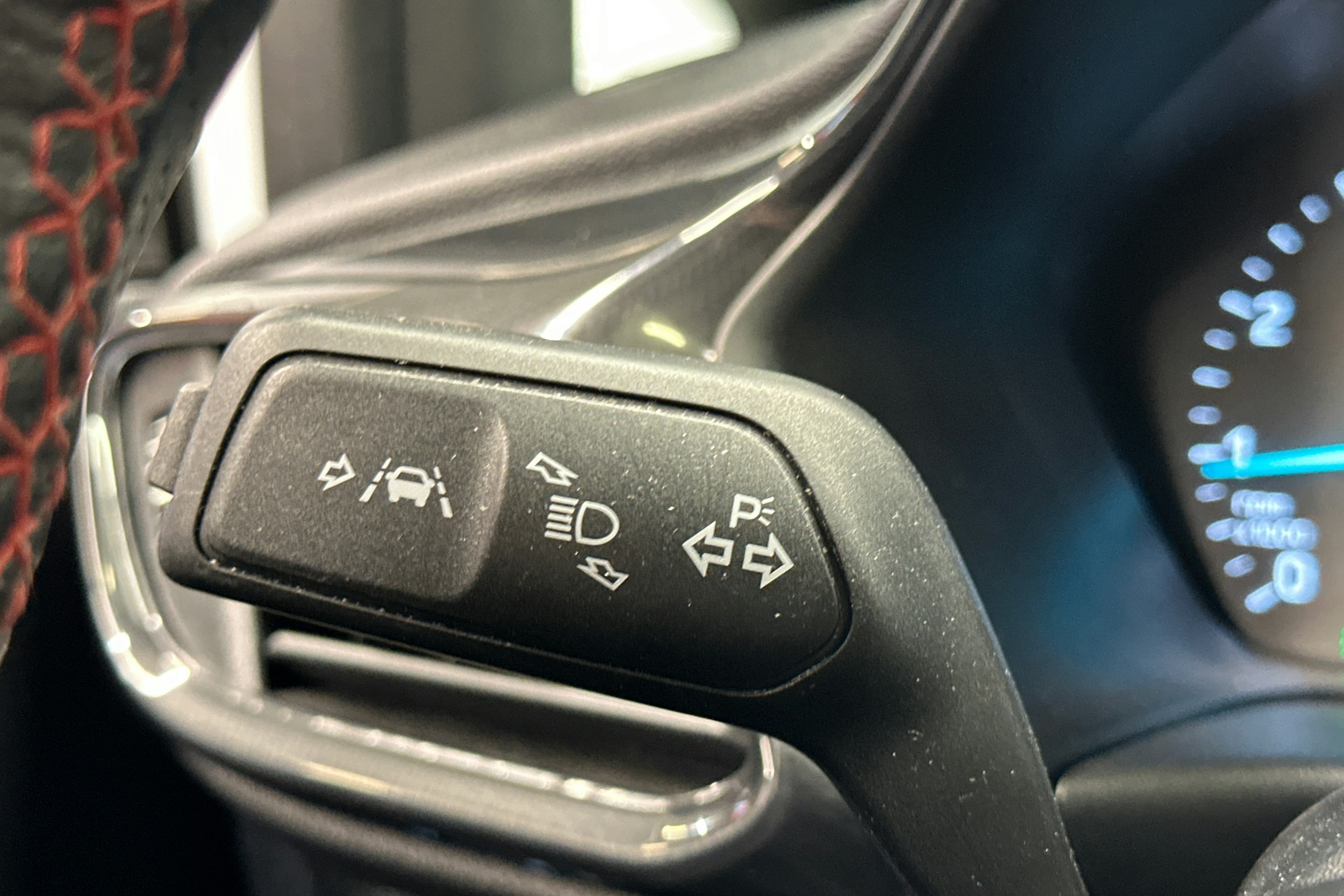 valkoinen Ford Fiesta Van 2021 kuva 18.