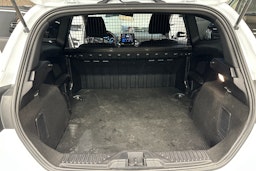 valkoinen Ford Fiesta Van 2021 kuva 20.