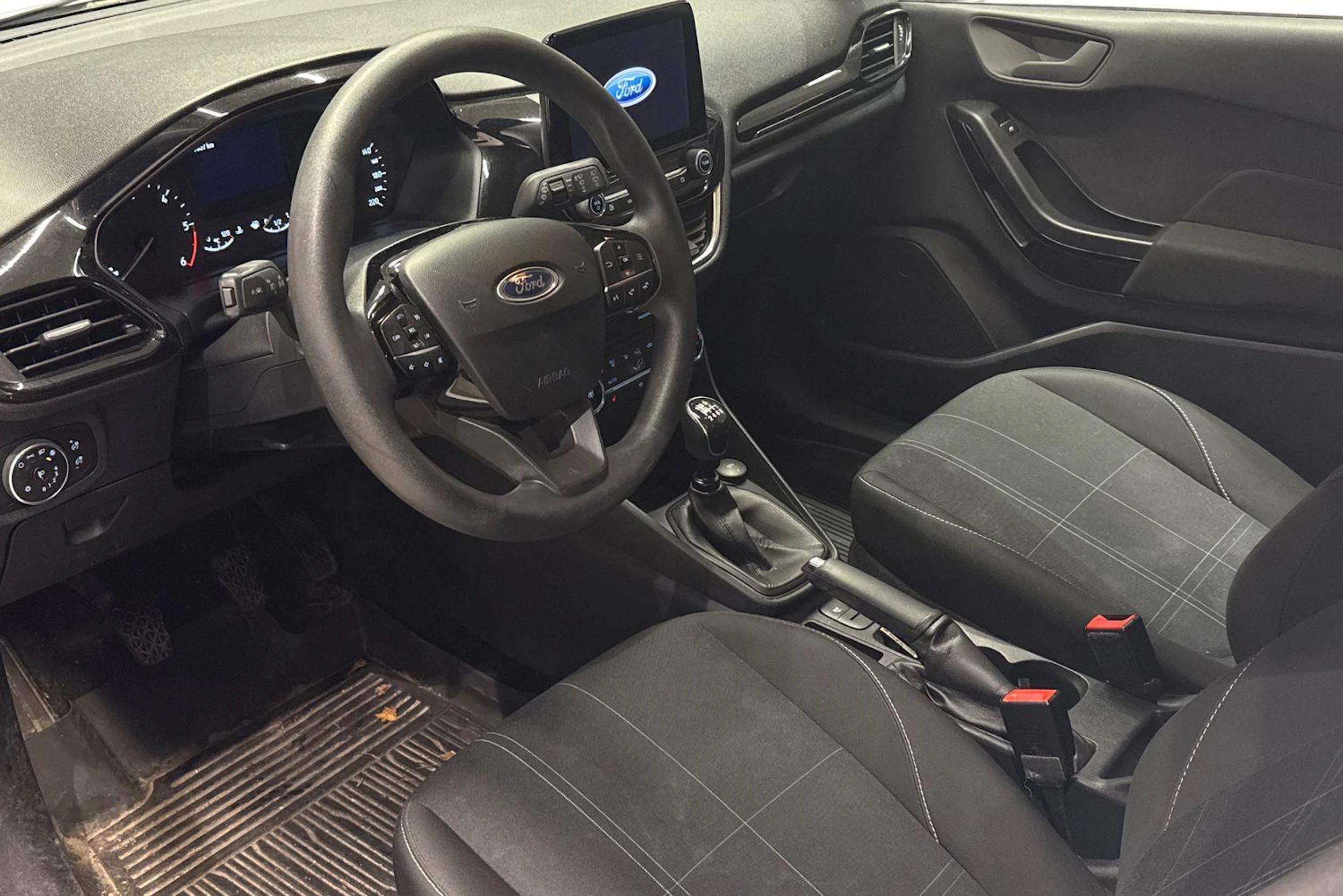 valkoinen Ford Fiesta Van 2021 kuva 3.