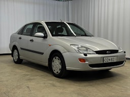 harmaa Ford Focus 2000 kuva 1.
