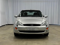 harmaa Ford Focus 2000 kuva 2.