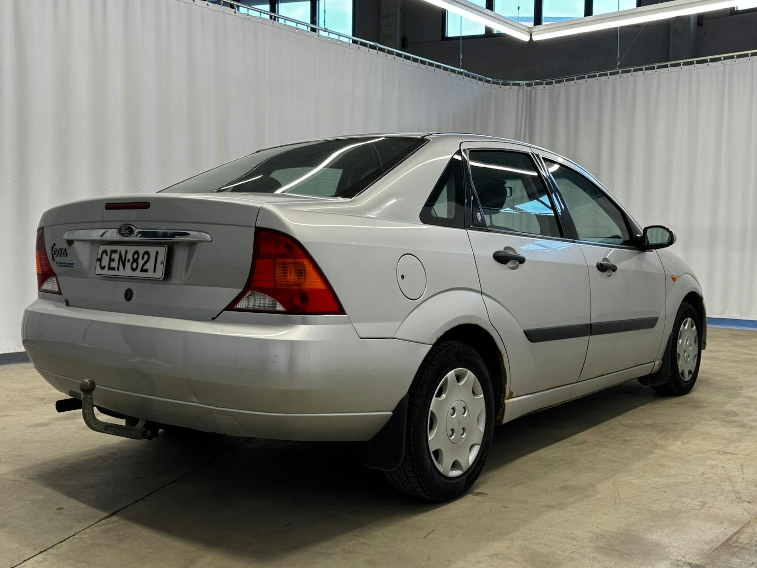 harmaa Ford Focus 2000 kuva 4.