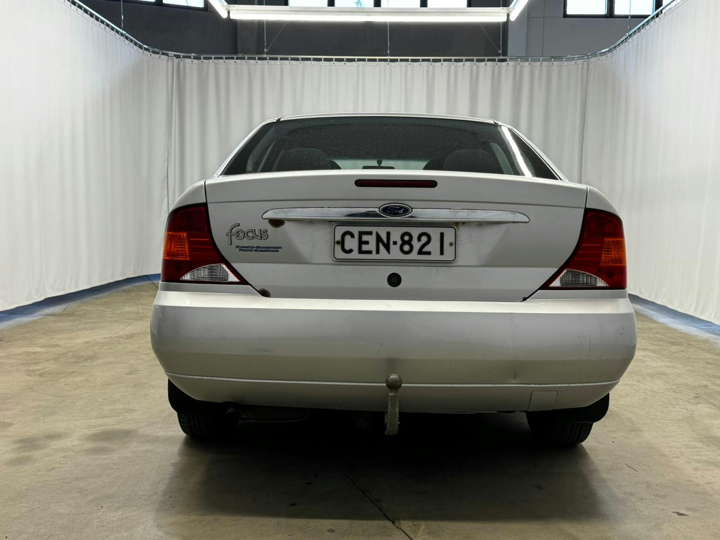 harmaa Ford Focus 2000 kuva 5.