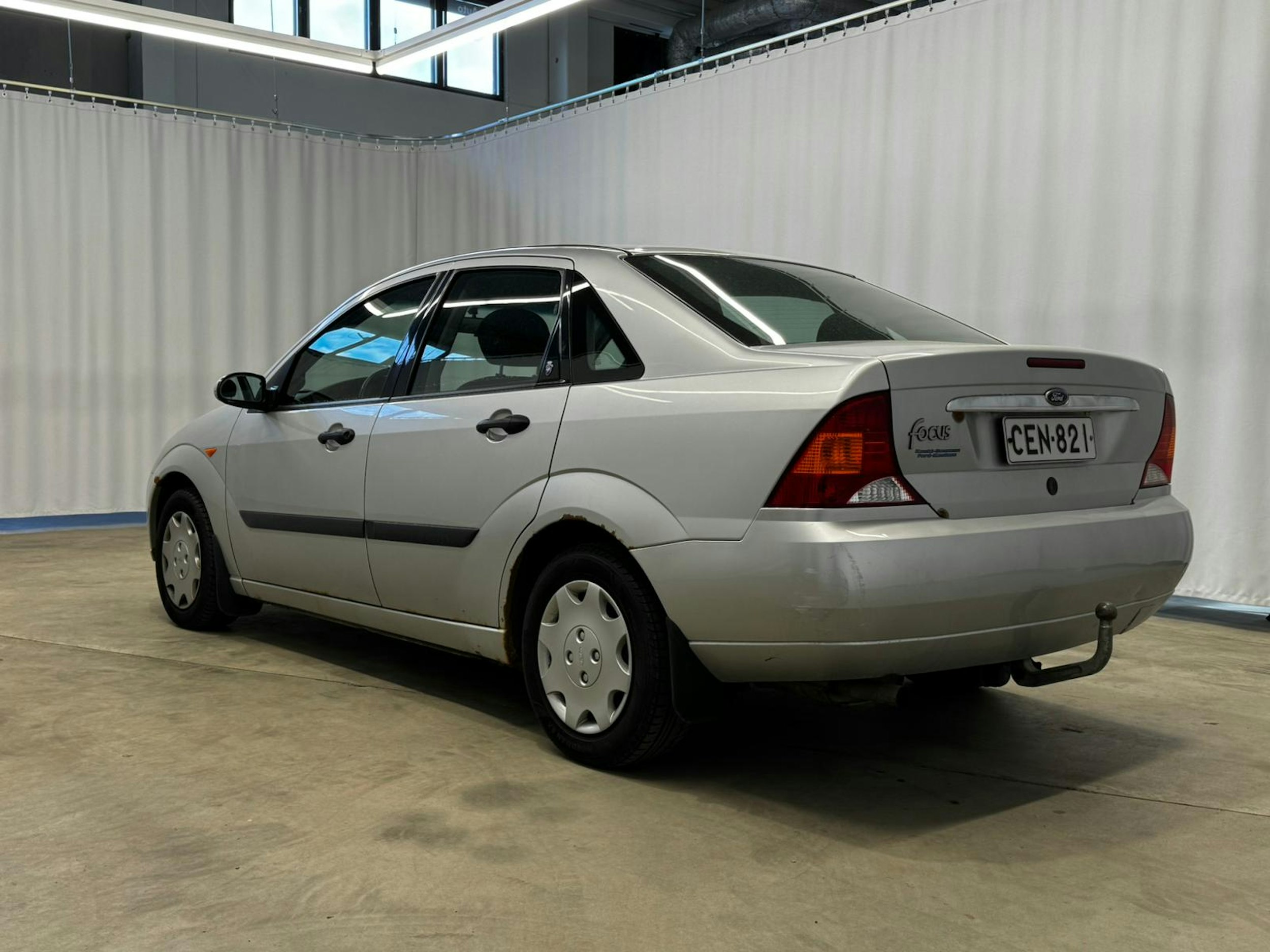 harmaa Ford Focus 2000 kuva 6.