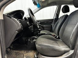 harmaa Ford Focus 2000 kuva 10.
