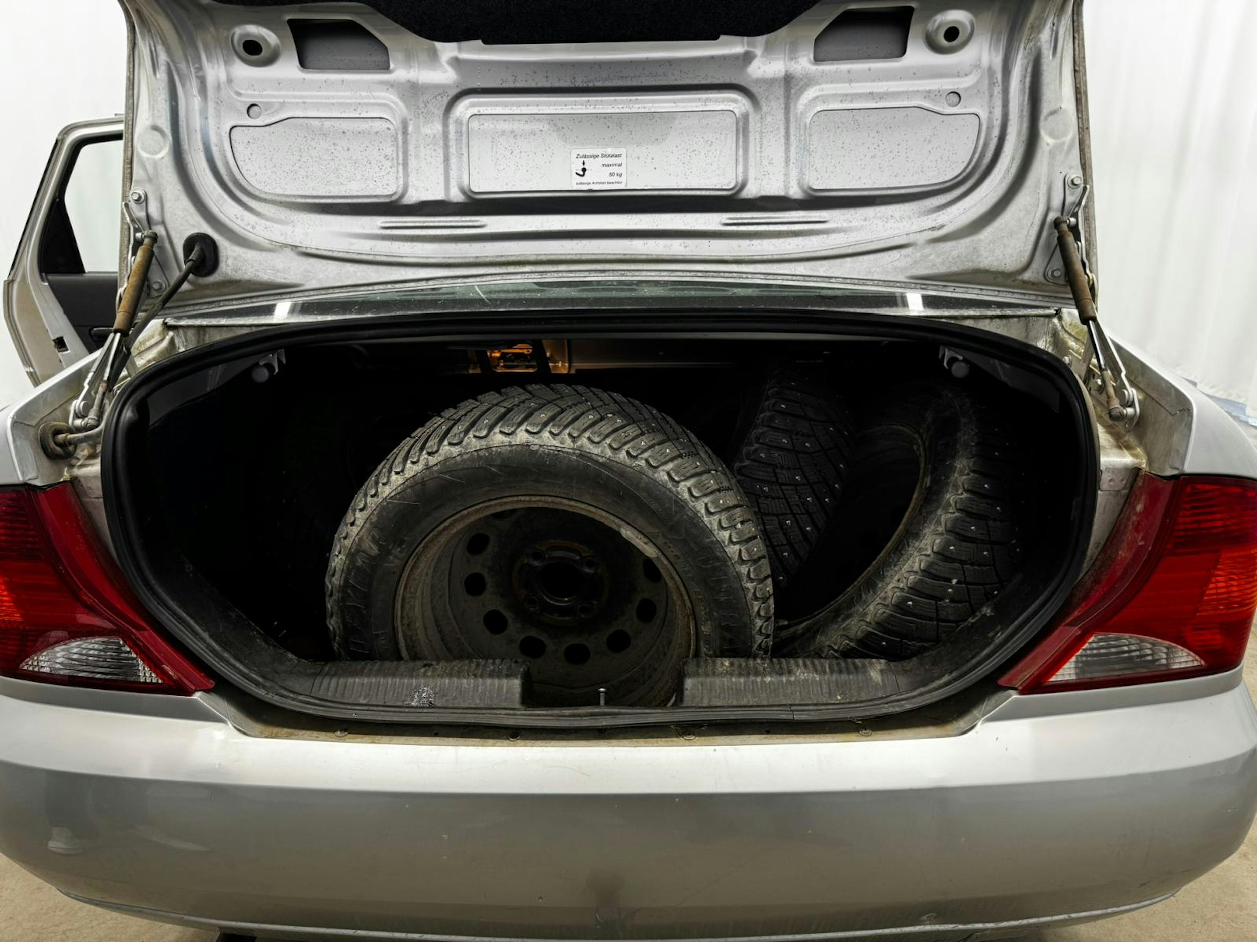 harmaa Ford Focus 2000 kuva 14.