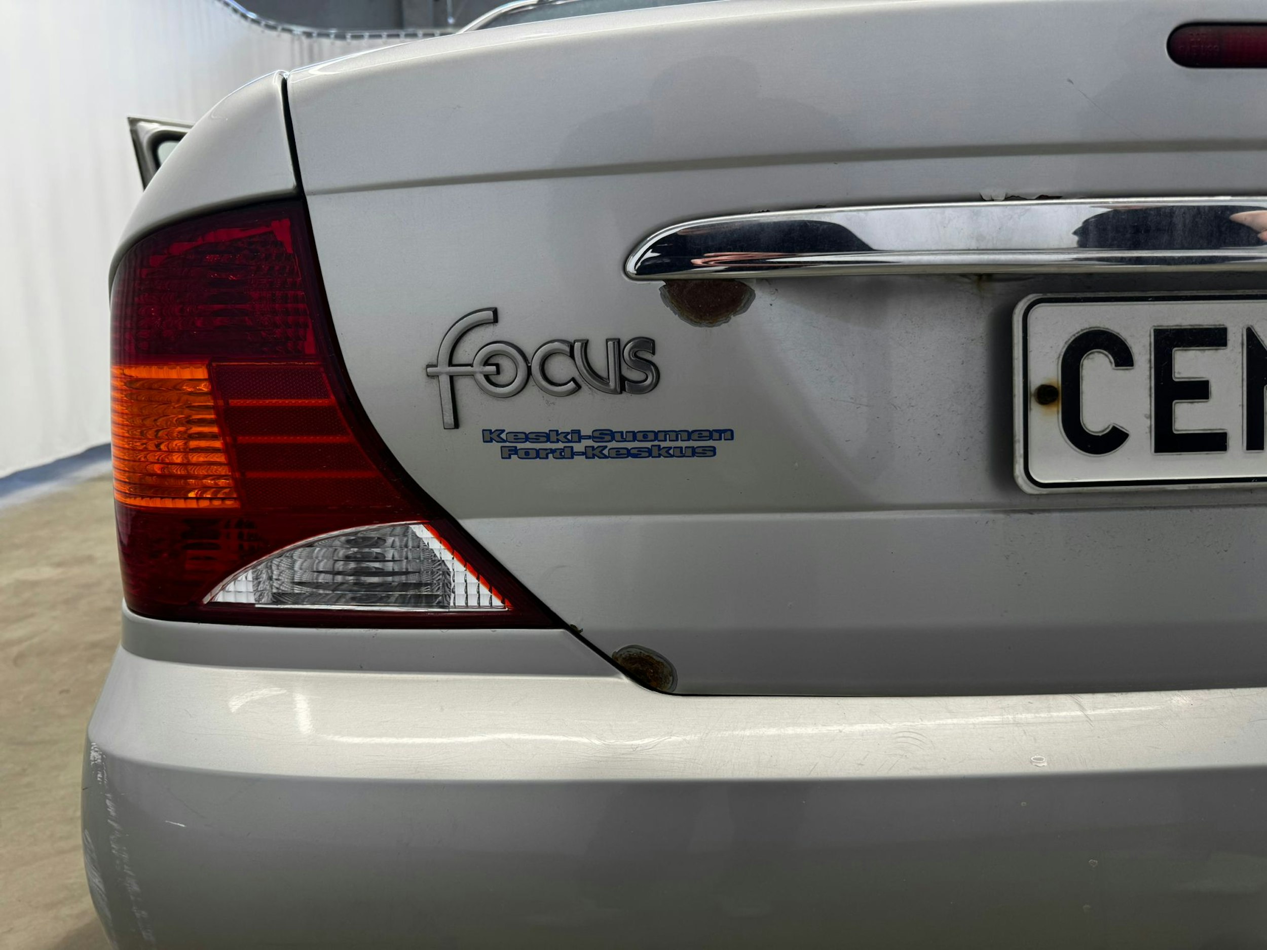 harmaa Ford Focus 2000 kuva 25.