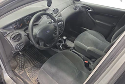 harmaa Ford Focus 2002 kuva 3.