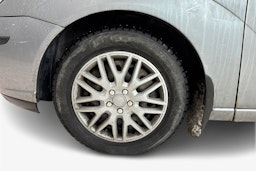 harmaa Ford Focus 2002 kuva 9.